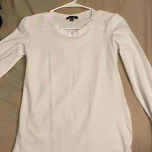 white plain long sleeve tee
